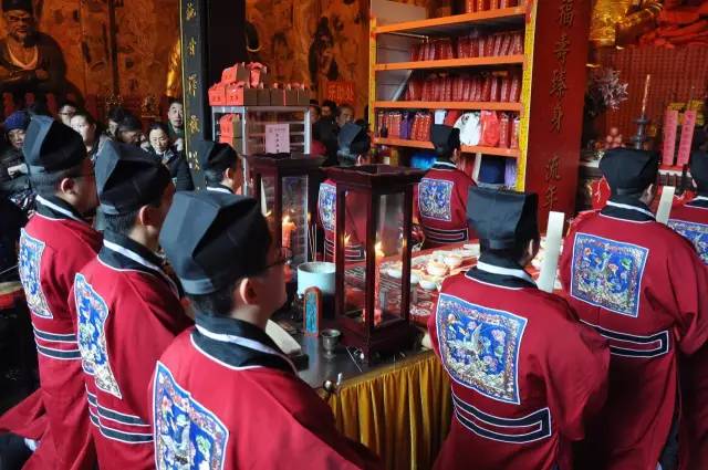 上海城隍庙丁酉年“拜太岁”法会首日盛况