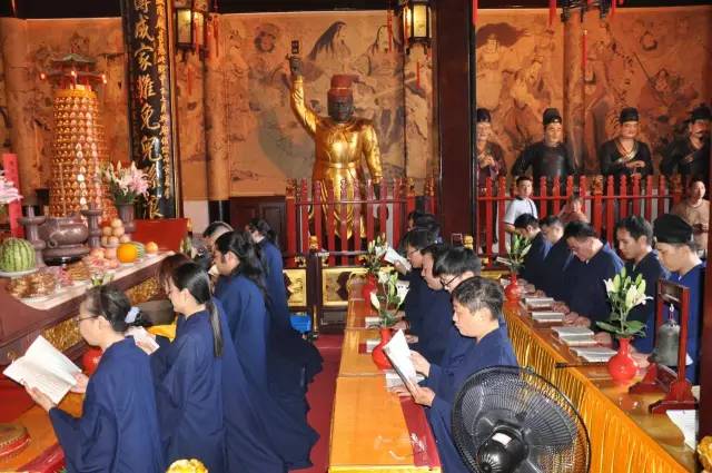 上海城隍庙举行皈依弟子“慈航真人圣诞共修仪”